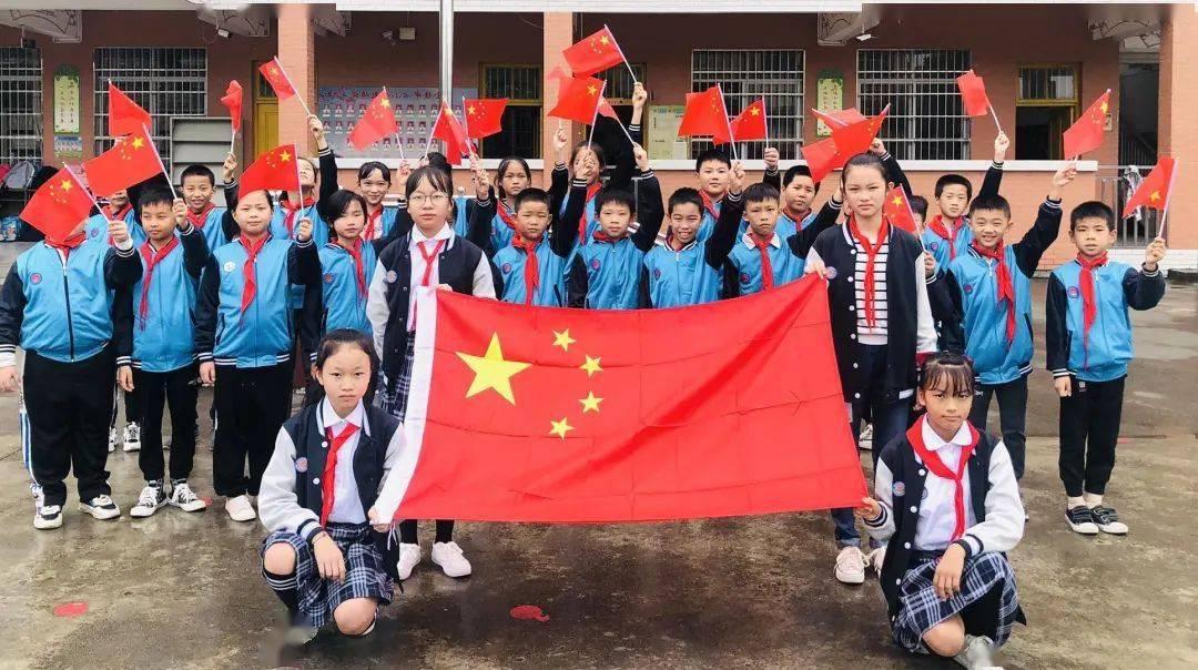 “三个月月有”乘势向前行