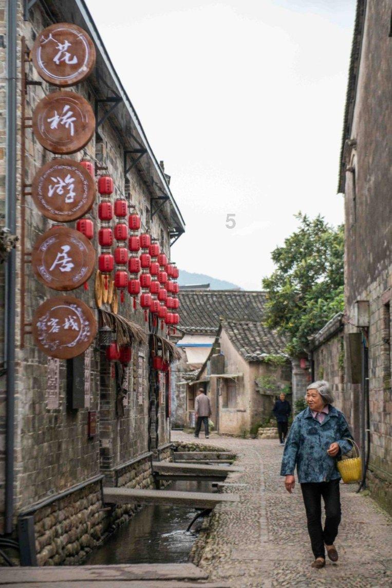 吃了这么多年冰冻带鱼,为何从买不到活的?渔民:活的你吃不起-有问必答平台,寻找你的答案